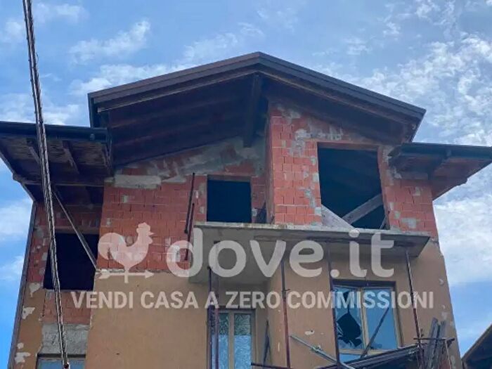 Appartamento trilocale in vendita in Via Piemonte, Castronno