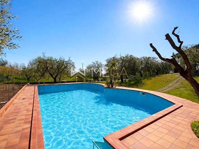 Casa con 10 locali in vendita in Via Madonna, Moniga Del Garda