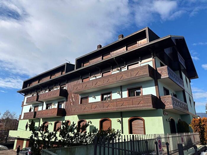 Appartamento quadrilocale in affitto in Via Sette Teste, Centro, Asiago