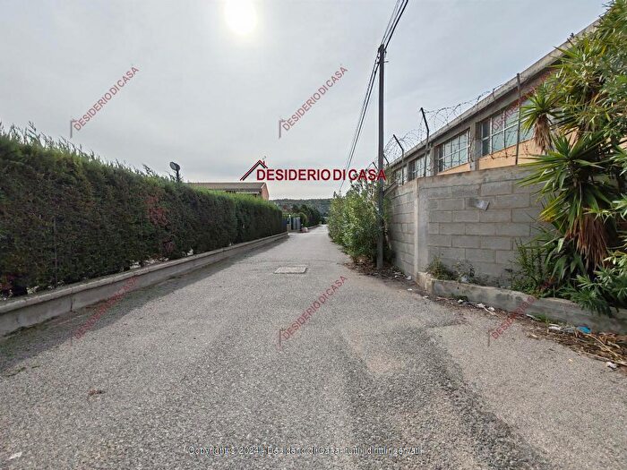 Appartamento quadrilocale in affitto in Campofelice Di Roccella