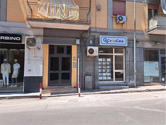 Appartamento trilocale in affitto in Via Venero, Centro, Monreale