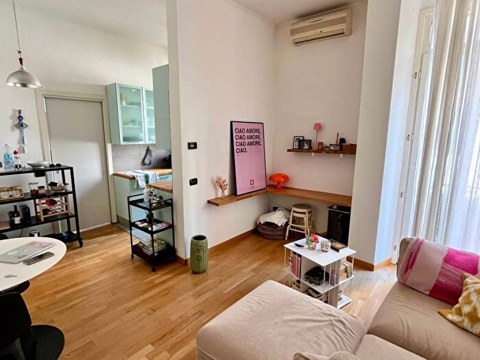 Appartamento bilocale in affitto in Via Armando Diaz, Centro Storico, Como