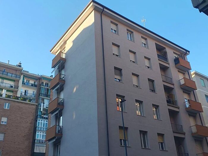 Appartamento trilocale in affitto in Via Michele Coppino, Borgo Vittoria, Torino