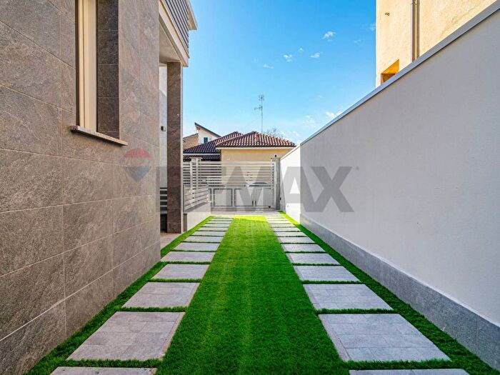 Case in Vendita e in Affitto - 3