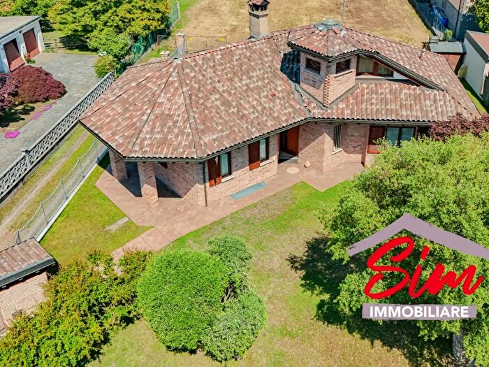 Casa trilocale in vendita in Via Alessandro Volta Snc, Bellinzago Novarese
