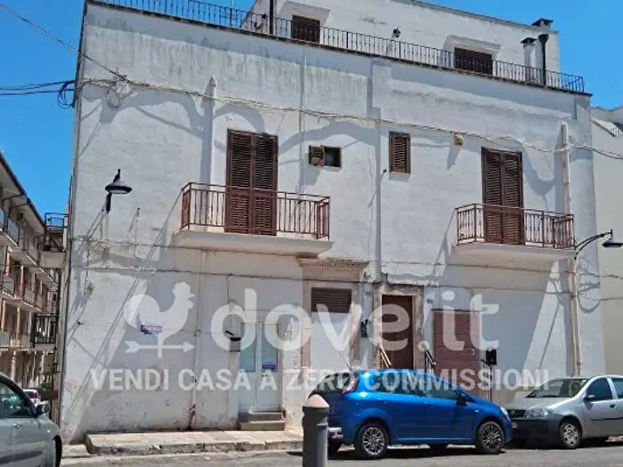 Casa monolocale in vendita in Piazza Umberto I Snc, Ceglie Messapica