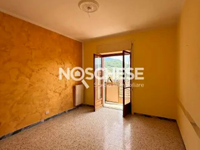 Appartamento quadrilocale in vendita in Via Leonardo De Cataldis, Giffoni Valle Piana