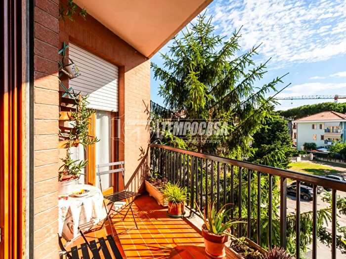 Appartamento con 5 locali in vendita in Via Montale, Civitanova Marche