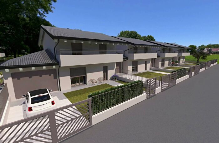 Casa quadrilocale in vendita in Via Vittorio VenetoAntegnate, Antegnate