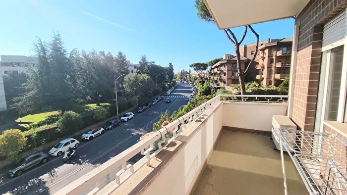 Appartamento quadrilocale in vendita in Via Bagnone, Roma