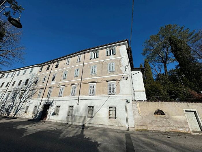 Appartamento con 6 locali in vendita in Gorizia Via Alviano, Gorizia