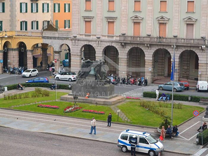 Appartamento trilocale in affitto in Centro Storico, Savona
