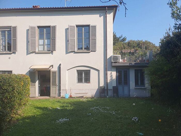 Appartamento trilocale in affitto in Via Masone, Centro, Bergamo