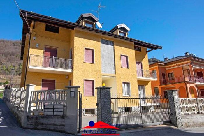 Appartamento quadrilocale in vendita in Via Luglio, San Damiano Macra