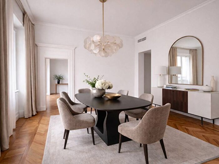 Appartamento trilocale in affitto in Via Borgonuovo, Brera, Milano