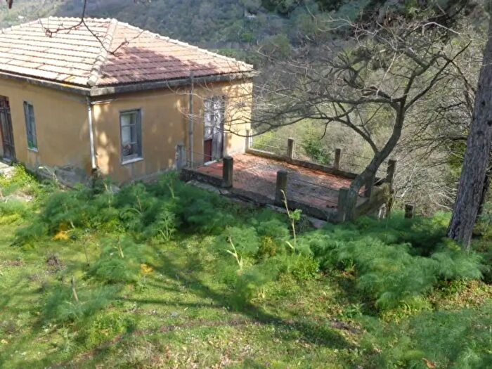 Casa con 6 locali in vendita in Strada Statale di Sella Mandrazzi, Novara Di Sicilia