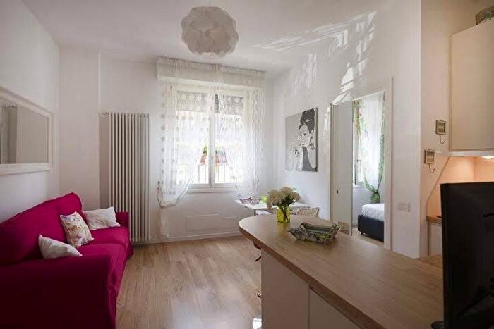 Appartamento bilocale in affitto in Via Abbadesse, Isola, Milano
