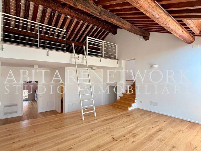 Casa con 6 locali in affitto in Santa Sofia Altinate, Padova