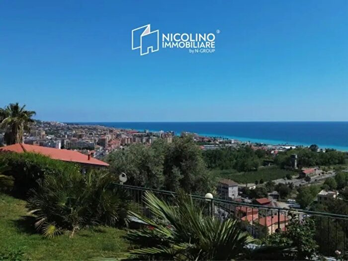 Casa con 6 locali in vendita in Via Collasgarba, Ventimiglia