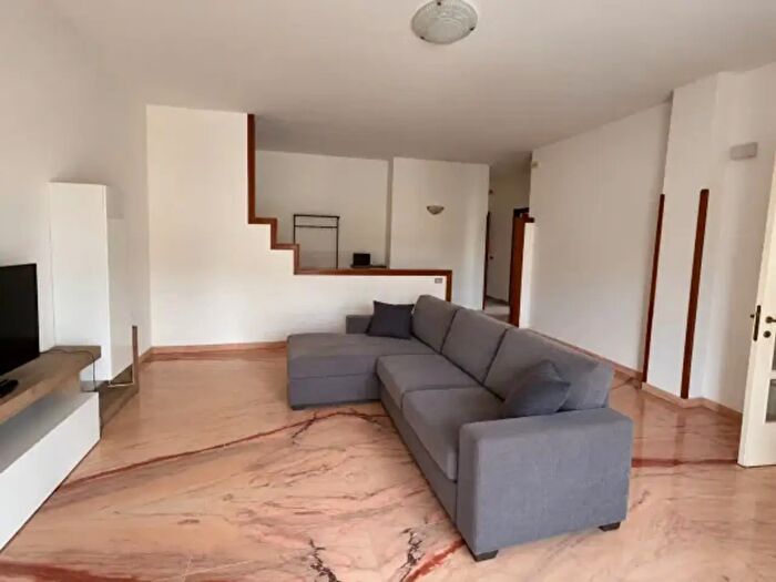 Appartamento quadrilocale in vendita in Via Miglio, Minturno