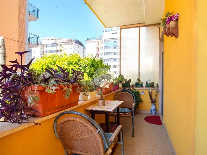 Appartamento con 5 locali in vendita in Via Arnaldo da Brescia, San Benedetto Del Tronto