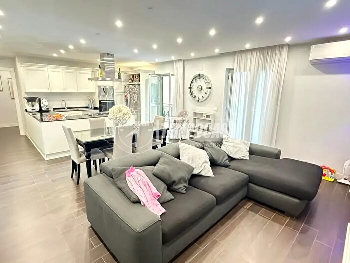 Appartamento trilocale in vendita in Via Antica Giardini PCo, Giugliano In Campania