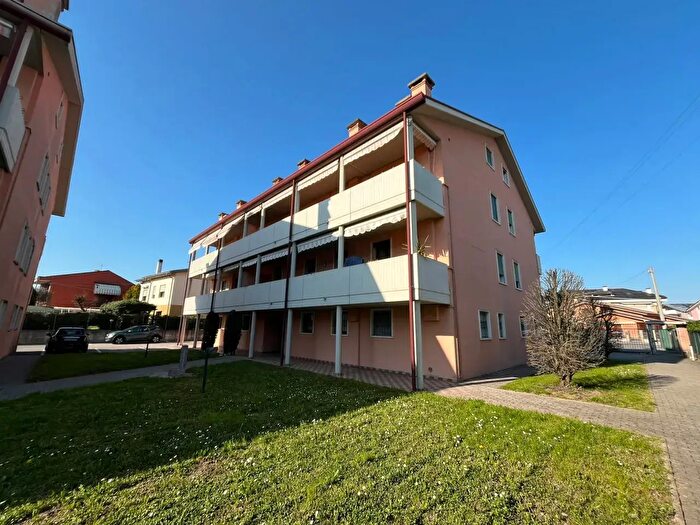 Appartamento trilocale in affitto in Via G Galileo, Albignasego