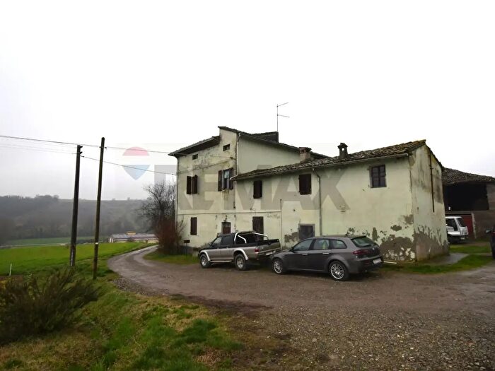 Appartamento con 9 locali in vendita in Via Varano, Noceto