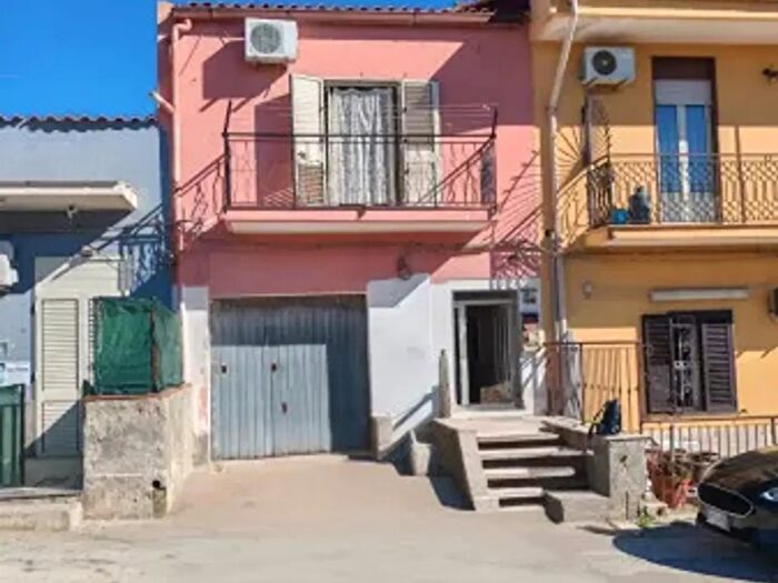 Appartamento con 6 locali in vendita in Via Po, Melilli