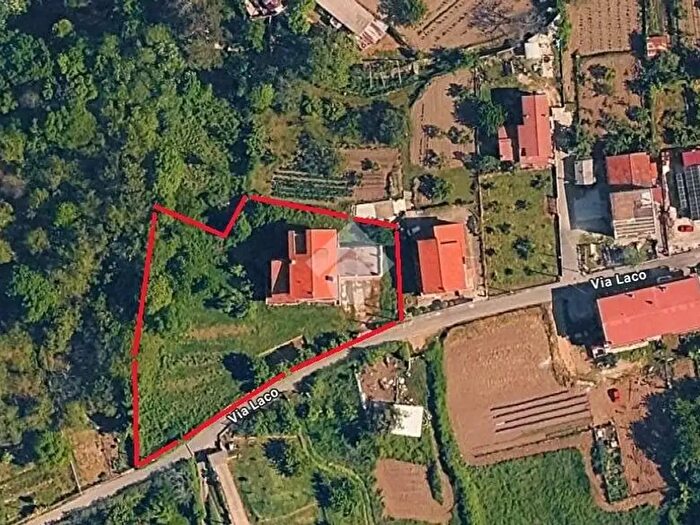 Casa con 13 locali in vendita in Via Laco, Sersale