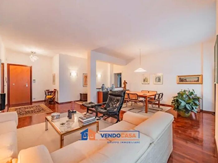 Appartamento con 5 locali in vendita in Via Vincenzo Virginio, Pinerolo