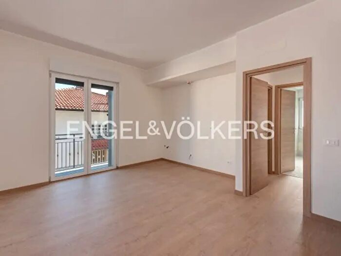 Appartamento bilocale in vendita in Via Orazio, Como