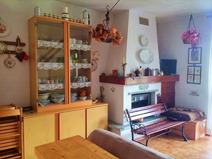 Appartamento trilocale in affitto in Via dei Laghi, Centro, Oulx