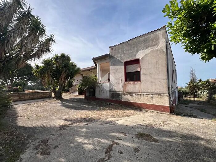 Casa con 6 locali in vendita in Via SantOnofrio, Porto Empedocle