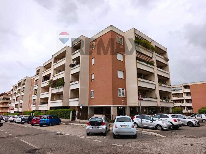 Appartamento trilocale in affitto in Via Luigi Gastinelli, Roma
