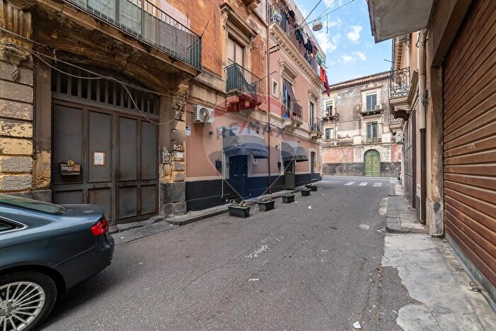 Appartamento bilocale in vendita in Via Benanti, Catania
