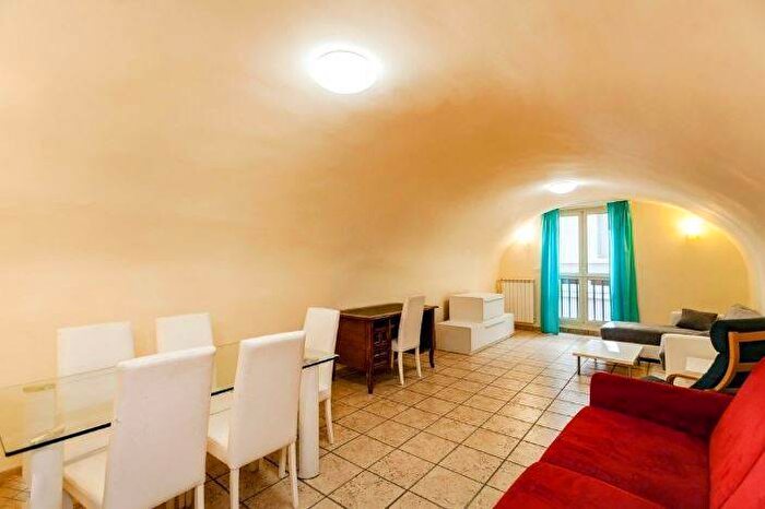 Appartamento trilocale in affitto in Via dei Coronari, Piazza Navona, Roma