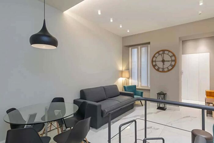 Appartamento monolocale in affitto in Via della Moscova, Milano