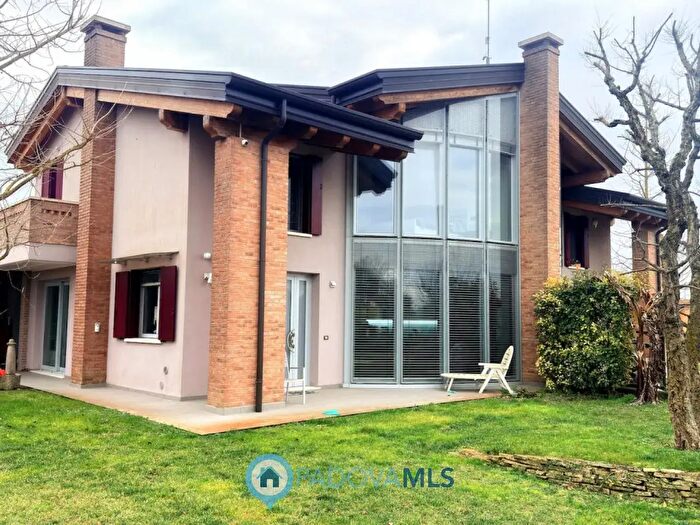 Casa quadrilocale in vendita in Via Olmo per Conselve, Bagnoli Di Sopra