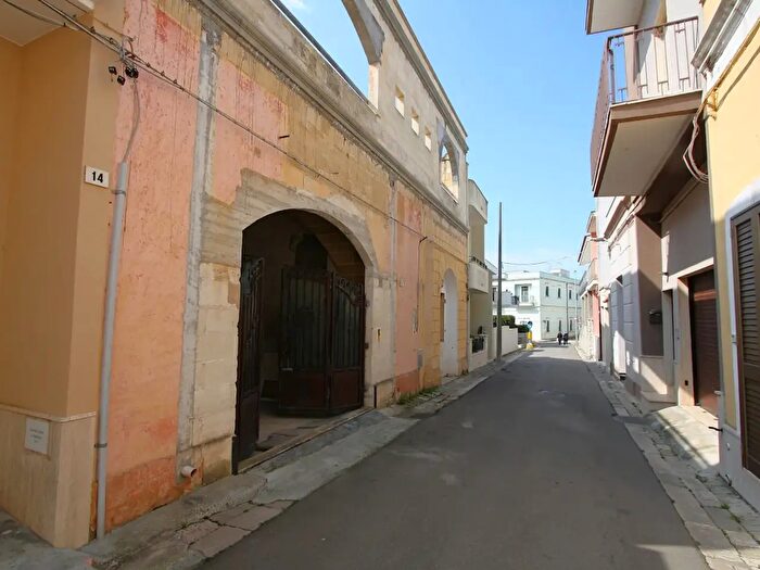 Casa con 5 locali in vendita in Via B Ravenna, Sannicola