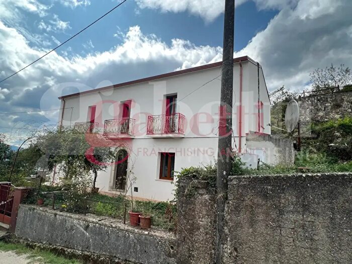 Casa quadrilocale in vendita in Via Colle Morello SC, Pozzilli