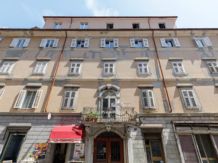 Casa trilocale in affitto in Via Roma, Borgo Teresiano, Trieste