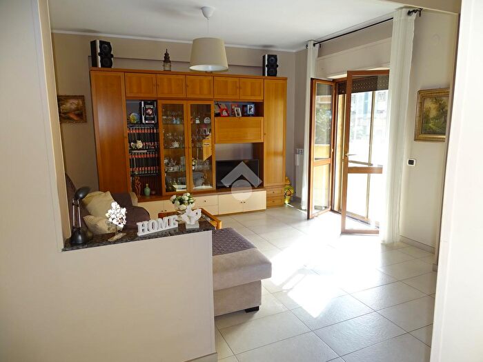 Appartamento quadrilocale in vendita in Via delle Magnolie, Castrovillari