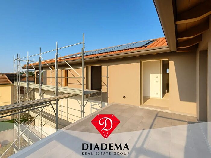 Appartamento trilocale in vendita in Via Roma, Besnate