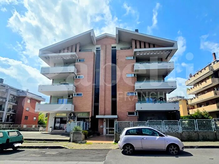 Appartamento quadrilocale in vendita in Viale America, Colleferro