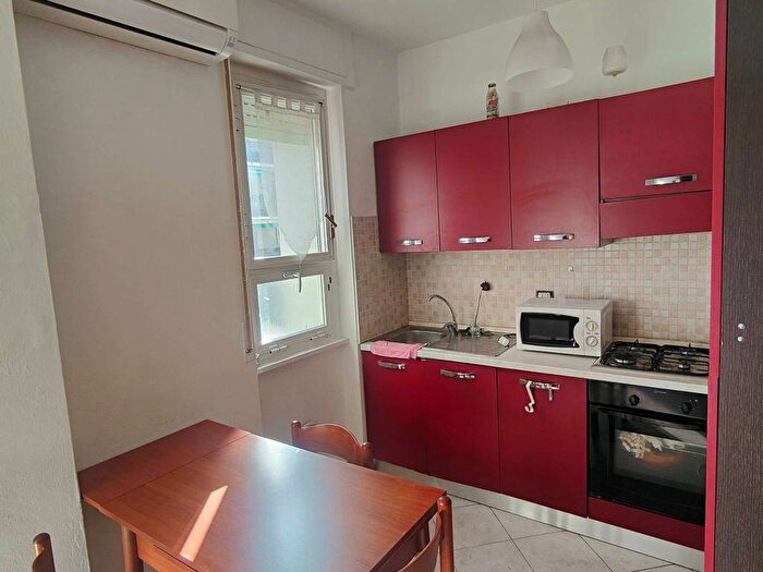 Appartamento trilocale in affitto in Via Vertoiba, Martini Insubria, Milano