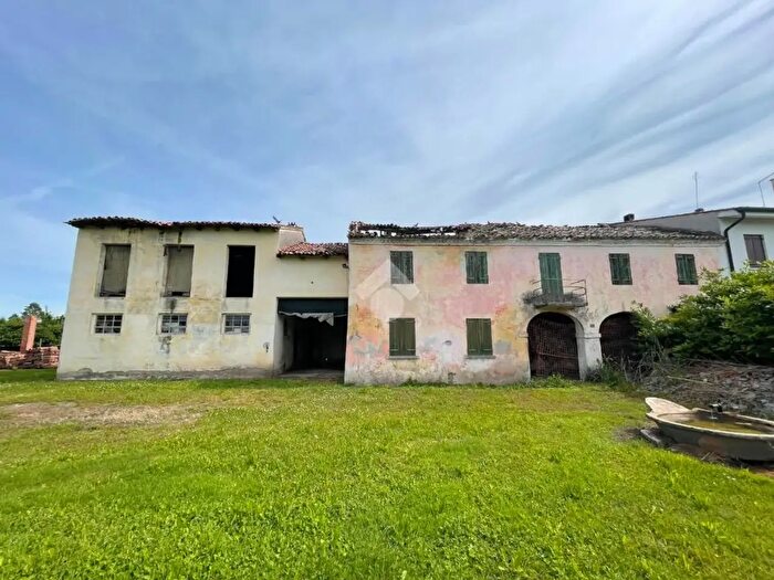 Casa quadrilocale in vendita in Via Villanova, Breda Di Piave