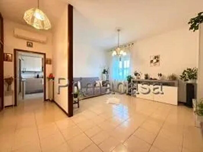 Appartamento trilocale in vendita in Corso della Vittoria, Legnago