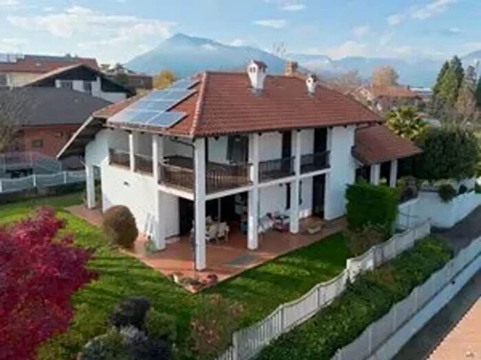 Casa con 7 locali in vendita in Via Caselette, Alpignano