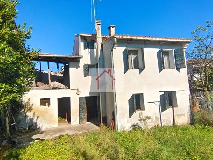 Casa quadrilocale in vendita in Via Ivo Lollini, Nervesa Della Battaglia